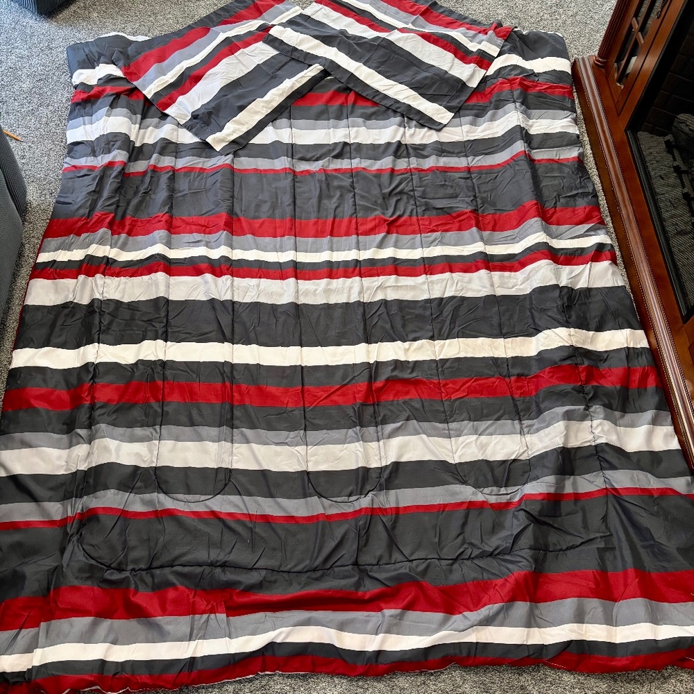 Essential Home Full Comforter Set Modern Horizontal Stripe Red Gray Black